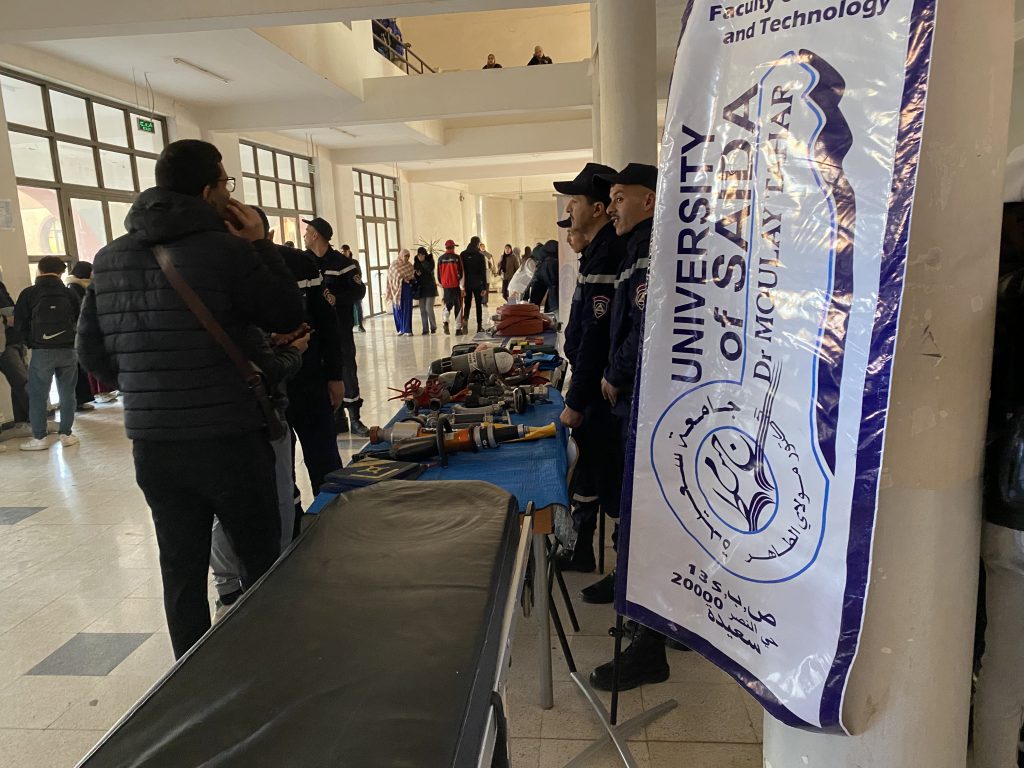 Journée de sensibilisation avec exposition des équipements et moyens d'intervention en premiers secours des agents de la Protection Civile