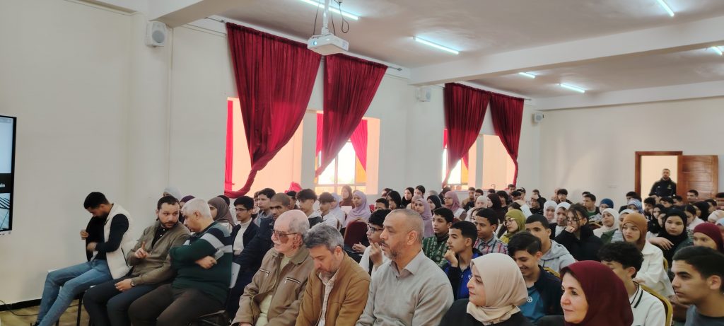تنظيم يوم تحسيسي حول هياكل وأقسام كلية العلوم والتكنولوجيا، بالتنسيق مع مديرية التربية