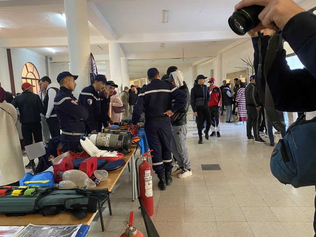 Journée de sensibilisation avec exposition des équipements et moyens d'intervention en premiers secours des agents de la Protection Civile