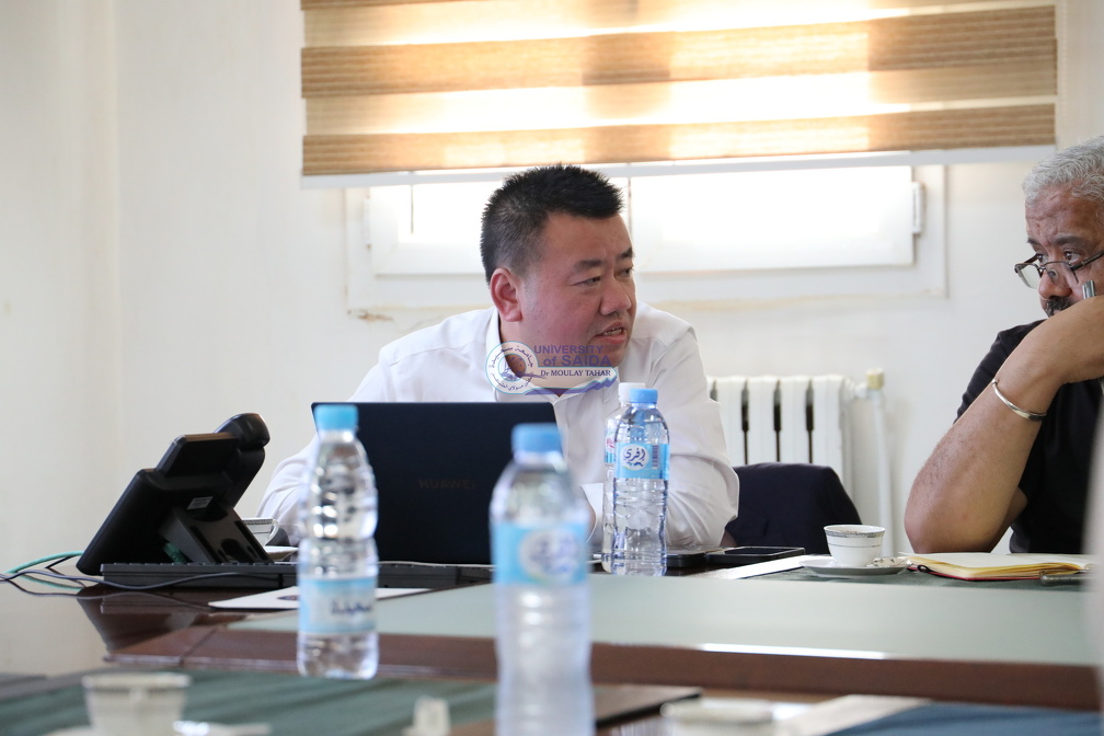 Réunion entre l'Université de Saida et le partenaire économique Huawei Algérie